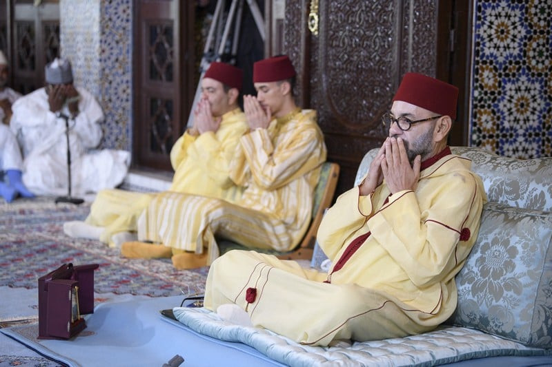 سلطان عمان يبعث تهنئة إلى الملك